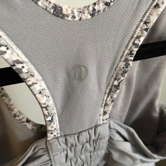Lululemon Tank Pattern Grey - Picture 6 of 10